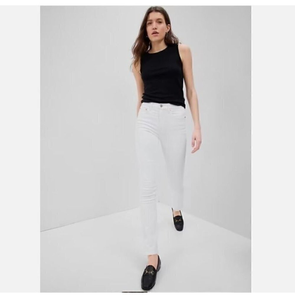 GAP High Rise Y2K Style Vintage Slim SPLIT HEM Size 27/4 White Jeans MSRP $80